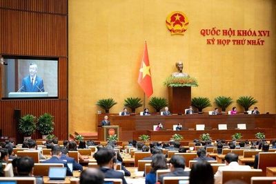 Quốc hội chốt bỏ ngưỡng doanh thu miễn thuế 500 triệu với hộ kinh doanh, giao Chính phủ quy định