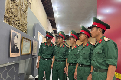 Bộ CHQS tỉnh Sơn La tiếp lửa truyền thống cho chiến sĩ mới