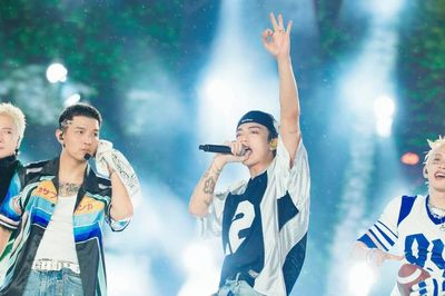 'Gai Home' concert: Chuyến tàu trở về của các 'anh tài' và hành trình 7 trạm cảm xúc
