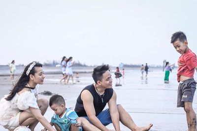 Cảnh khác lạ ở biển Thịnh Long, Ninh Bình những ngày đầu hè