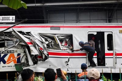 Indonesia tích cực điều tra vụ tai nạn tàu hỏa khiến 15 người thiệt mạng