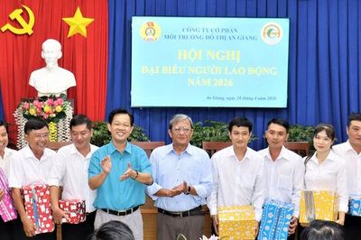 Xây dựng Công ty Cổ phần Môi trường đô thị An Giang vững mạnh toàn diện