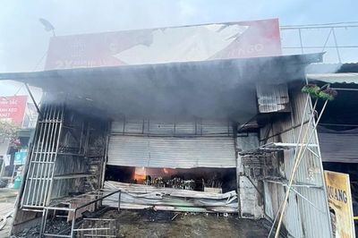 'Bà hỏa' hóa vàng ki-ốt