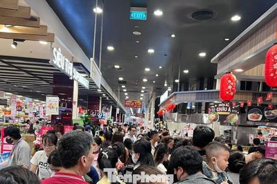 Khổ như đi ăn hàng dịp nghỉ lễ