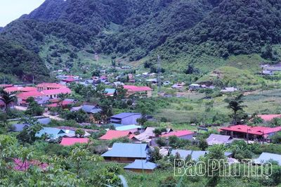 'Bệ đỡ' phát triển kinh tế - xã hội vùng đồng bào dân tộc thiểu số
