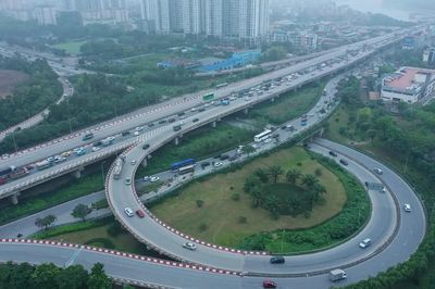 Người dân ùn ùn trở lại Hà Nội sau dịp nghỉ lễ