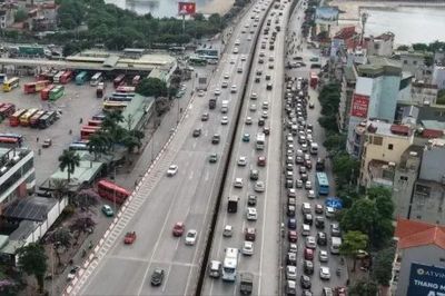 Cửa ngõ Thủ đô ùn ứ nhưng không 'thất thủ' trong chiều cuối cùng của kỳ nghỉ lễ