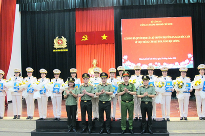 185 cán bộ công an Thành phố Hồ chí Minh được thăng cấp bậc hàm, nâng lương