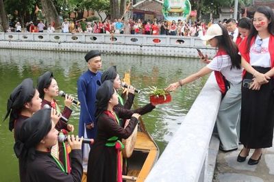 Câu lạc bộ quan họ đền Đô - 30 năm bền bỉ đưa di sản vào dòng chảy du lịch