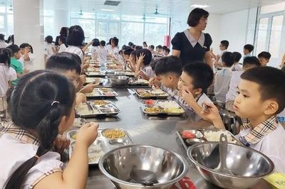 Tiêu chuẩn của WHO giúp giải bài toán dinh dưỡng học đường