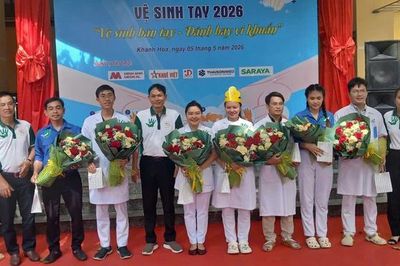 Nhân viên y tế sôi nổi trổ tài tại hội thi Vệ sinh tay ở Khánh Hòa