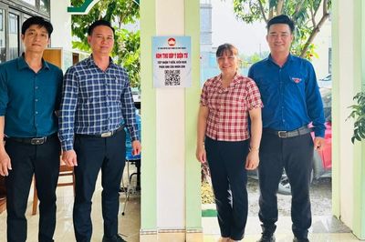 Xã Phú Thuận triển khai mô hình 'Hòm thư góp ý điện tử'