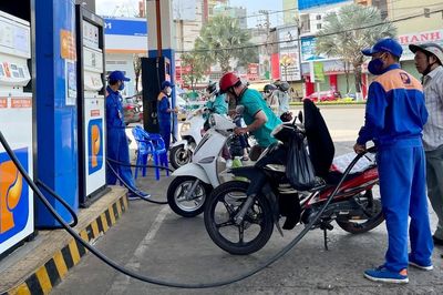Toàn bộ hệ thống cửa hàng Petrolimex Gia Lai chuyển sang kinh doanh xăng sinh học E10 từ ngày 1-6