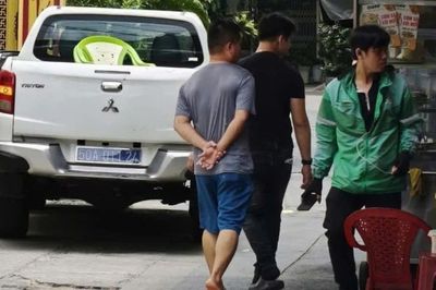 Bắt đối tượng ném chai xăng vào nhà dân, dùng hung khí đâm khiến hai người bị thương