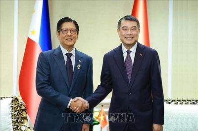 Thủ tướng Lê Minh Hưng gặp Tổng thống Philippines