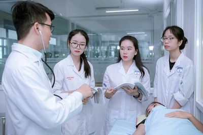 Liên thông lên đại học có phải đổi chứng chỉ hành nghề điều dưỡng?