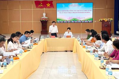 Kiểm tra công tác quản lý an toàn thực phẩm tại phường Nam Nha Trang