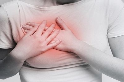 Người phụ nữ 27 tuổi biến dạng ngực sau khi sinh thừa nhận 1 sai lầm nhiều chị em Việt mắc phải