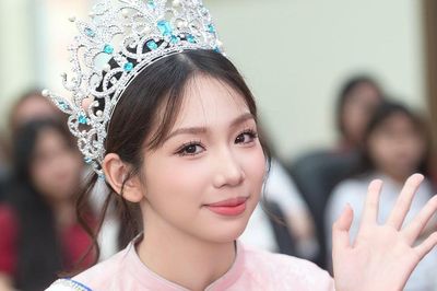 Hoa hậu genZ Hà Linh gây chú ý