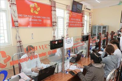Tinh gọn bộ máy: Gần dân để chính quyền mạnh hơn
