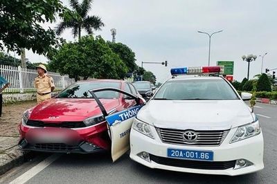 Xử lý lái xe vi phạm tốc độ và nồng độ cồn, rồi đâm thẳng vào xe của CSGT