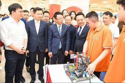 Gần 3.000 thí sinh thi chung kết quốc gia STEM, AI và Robotics