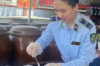 Hà Tĩnh lấy mẫu kiểm tra thực phẩm tại các cơ sở chế biến, kinh doanh