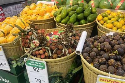 Vải, mận, măng cụt... đắt khách nhờ tâm lý 'ăn theo mùa'
