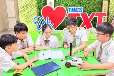 Học sinh Thanh Xuân Trung tự tin làm chủ công nghệ từ sân chơi Robotics