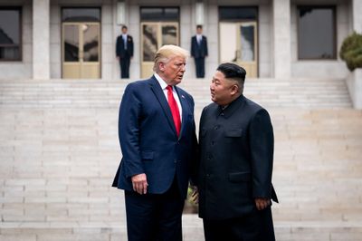 Ông Trump: Vẫn duy trì liên lạc và quan hệ 'rất tốt đẹp' với ông Kim Jong-un