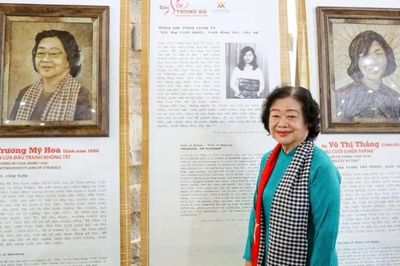 Triển lãm 'Sen trong đá' ở Côn Đảo thu hút đông đảo người dân và du khách