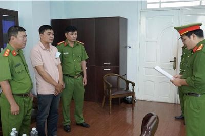 Bắt phó trưởng phòng một công ty dầu khí