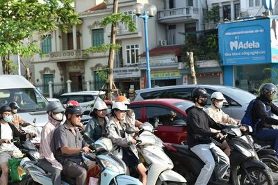 Lý do Hà Nội hỗ trợ 5 triệu đồng/cá nhân chuyển đổi xe máy xăng sang xe điện?