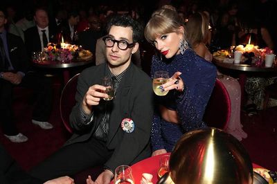 Nhà sản xuất đứng sau Taylor Swift gay gắt chỉ trích nghệ sĩ sử dụng AI trong âm nhạc