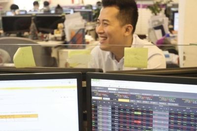 Nhà đầu tư cá nhân mua ròng đột biến, gần 2.000 tỷ đồng