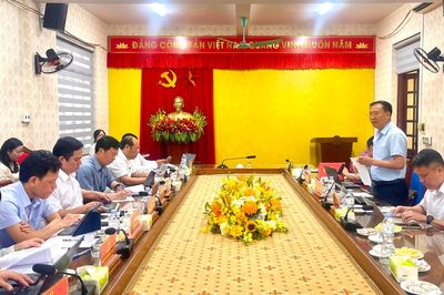 Tháo gỡ các tồn tại về đất đai, môi trường làng nghề tại xã Tây Phương