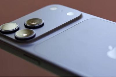 iPhone 18 Pro Max lộ diện nhiều thay đổi lớn: Apple chuẩn bị cho cuộc 'đại tu' AI và camera?