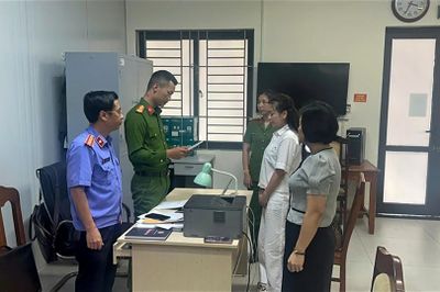 Bắt nữ giám đốc và kế toán nhà xe Vân Anh ở Thanh Hóa trốn thuế 34 tỉ đồng