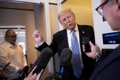 Ông Trump nói đang mất kiên nhẫn với Iran, cân nhắc bỏ trừng phạt các công ty dầu mỏ Trung Quốc