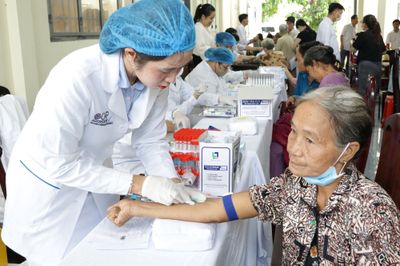 Chùm ảnh: Cần Thơ tổ chức ra quân khám sức khỏe toàn dân đợt 1