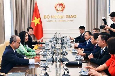 Gặp gỡ Đoàn kiều bào Ủy viên Ủy ban Trung ương Mặt trận Tổ quốc khóa XI nhiệm kỳ 2026-2031