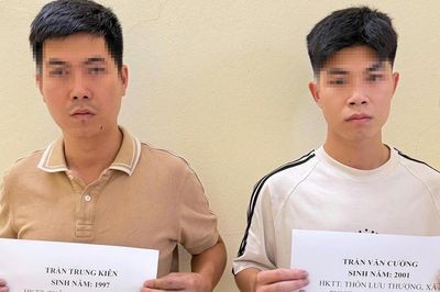 Tạm giữ hình sự hai anh em xông vào quán cắt tóc hành hung nữ chủ quán
