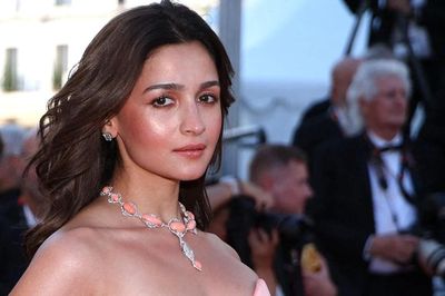 Số phận váy khỏa thân bị cấm ở Cannes