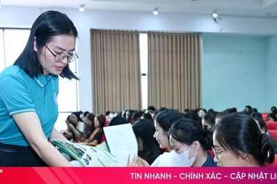 Hơn 300 sinh viên Đại học Hà Tĩnh được tiếp cận cơ hội việc làm