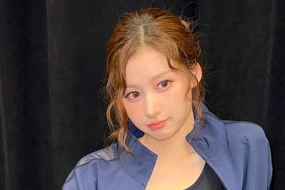 Sana (TWICE) khoe thân hình mảnh mai đầy quyến rũ
