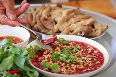 Hưng Yên: 31 người nghi ngộ độc thực phẩm do ăn tiết canh vịt