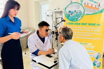 Đưa bác sĩ về xã giúp người dân thay đổi thói quen 'có bệnh mới đi khám'