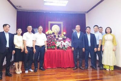 Kỷ niệm 136 năm ngày sinh Chủ tịch Hồ Chí Minh tại Pakse (Lào)