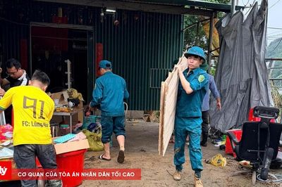 Xuyên đêm hỗ trợ người dân vùng ngập lụt tại xã Lý Quốc