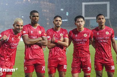 Vòng 23 V-League: Công an Hà Nội vô địch sớm, 'nóng bỏng' cuộc đua trụ hạng